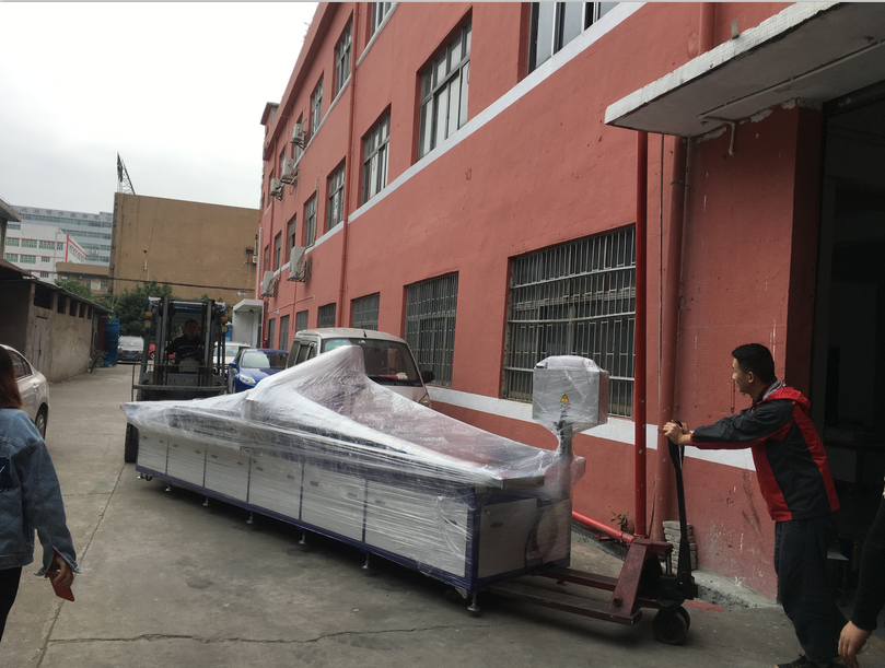 4米行程自動(dòng)鉆孔機(jī)出貨江蘇！