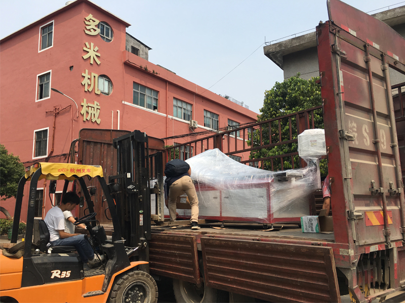 家具方管熱熔機床，專車發(fā)往山海