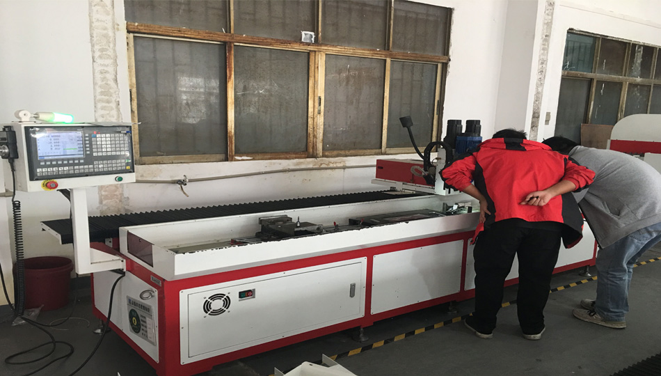 多米全自動(dòng)多功能鉆孔機(jī)